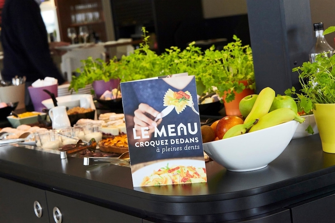 Imagen del bar/restaurante del Hotel CAMPANILE ROISSY - Aéroport CDG - Le Mesnil Amelot. Foto 6