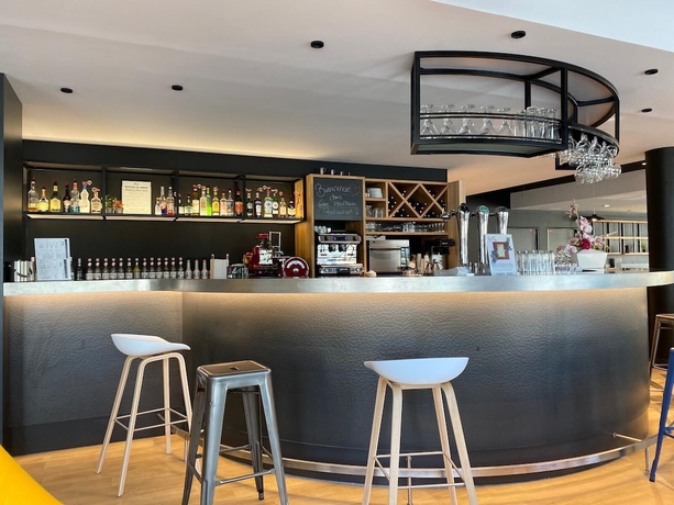 Imagen del bar/restaurante del Hotel CAMPANILE ROISSY - Aéroport CDG - Le Mesnil Amelot. Foto 7