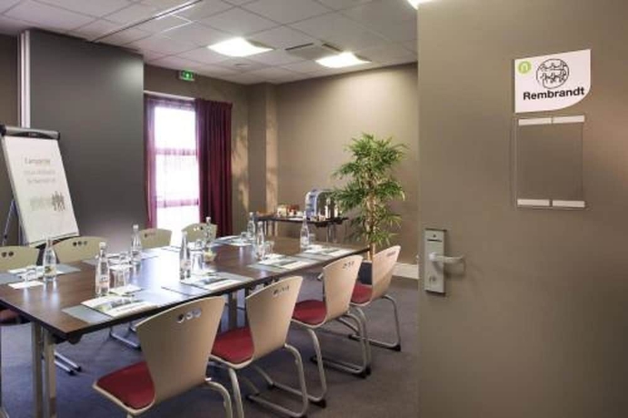 Imagen de los interiores del Hotel CAMPANILE ROISSY - Aéroport CDG - Le Mesnil Amelot. Foto 16