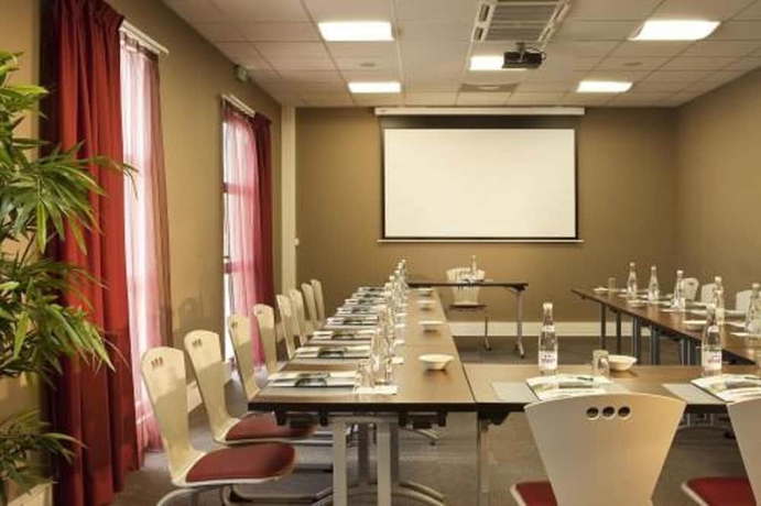 Imagen de los interiores del Hotel CAMPANILE ROISSY - Aéroport CDG - Le Mesnil Amelot. Foto 17