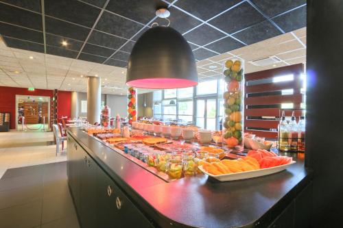 Imagen general del Hotel CAMPANILE ROISSY. Foto 7