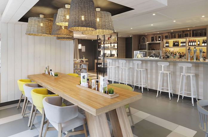 Imagen del bar/restaurante del Hotel CAMPANILE VILLEPINTE - Parc des Expositions. Foto 9