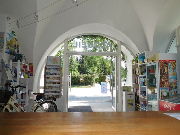 Imagen de los interiores del Hotel CAMPING CAMPILO. Foto 15