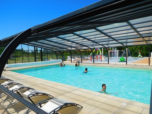 Imagen de los exteriores del Hotel CAMPING CAMPILO. Foto 14