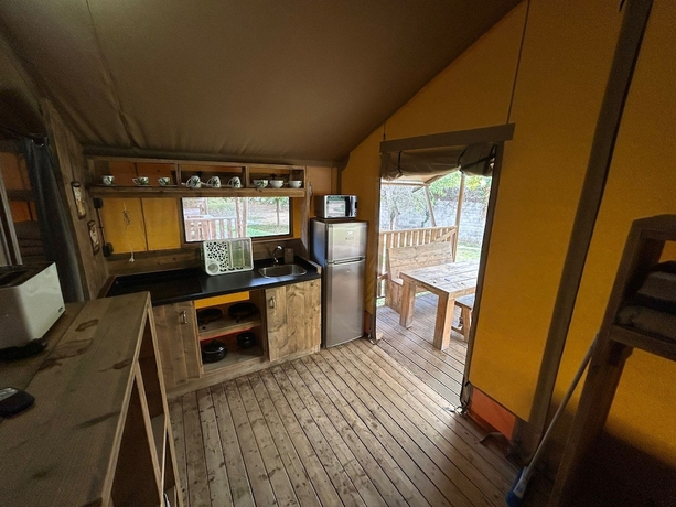 Imagen de la habitación del Hotel CAMPING LLORET BLAU. Foto 7