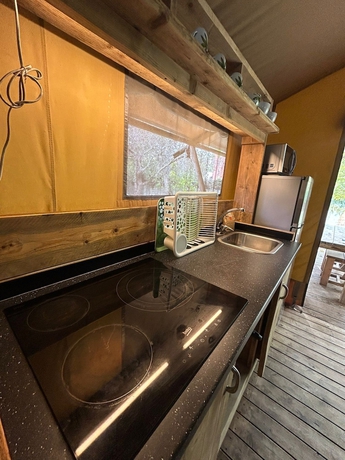 Imagen de la habitación del Hotel CAMPING LLORET BLAU. Foto 8