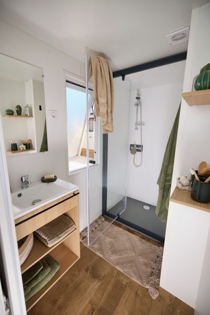Imagen de la habitación del Hotel CAMPING LLORET BLAU. Foto 15
