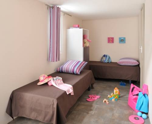 Imagen de la habitación del Hotel CAMPING PARADIS Domaine Oyat. Foto 9