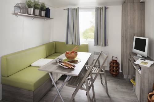 Imagen de la habitación del Hotel CAMPING PARADIS Domaine Oyat. Foto 16