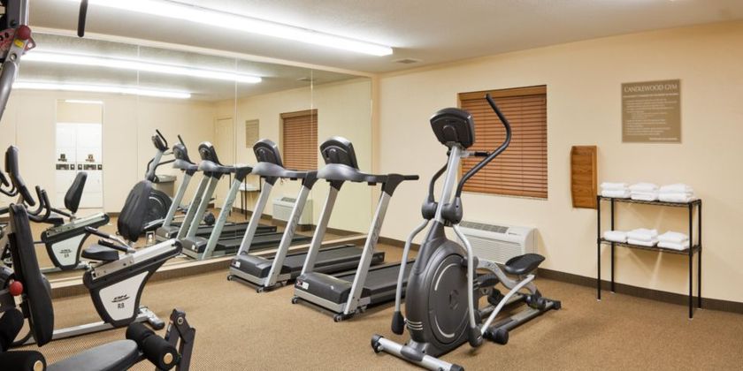 Imagen de los interiores del Hotel CANDLEWOOD SUITES EASTCHASE PARK. Foto 4