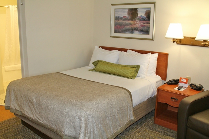 Imagen de la habitación del Hotel CANDLEWOOD SUITES SYRACUSE-AIRPORT. Foto 6