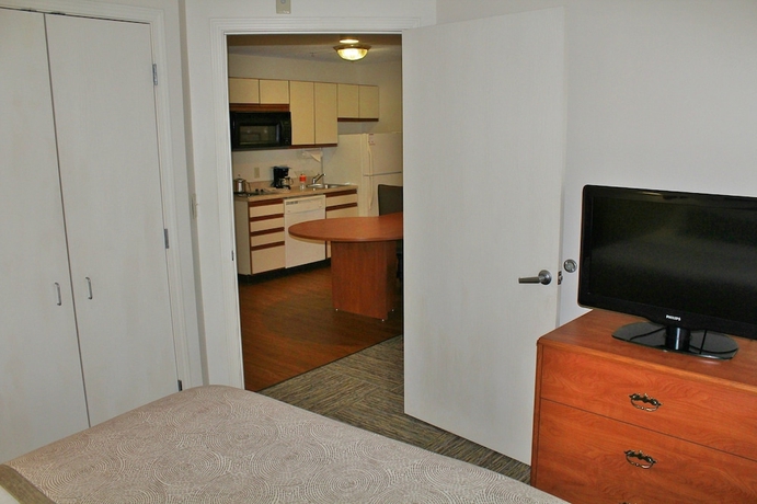 Imagen de la habitación del Hotel CANDLEWOOD SUITES SYRACUSE-AIRPORT. Foto 9