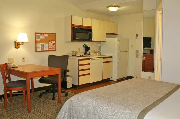 Imagen de la habitación del Hotel CANDLEWOOD SUITES SYRACUSE-AIRPORT. Foto 12