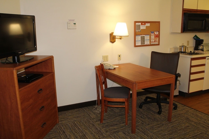 Imagen de la habitación del Hotel CANDLEWOOD SUITES SYRACUSE-AIRPORT. Foto 13