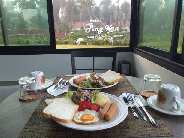 Imagen del bar/restaurante del Hotel CAPITAL O871 Baan Ping Kan Longstay. Foto 10