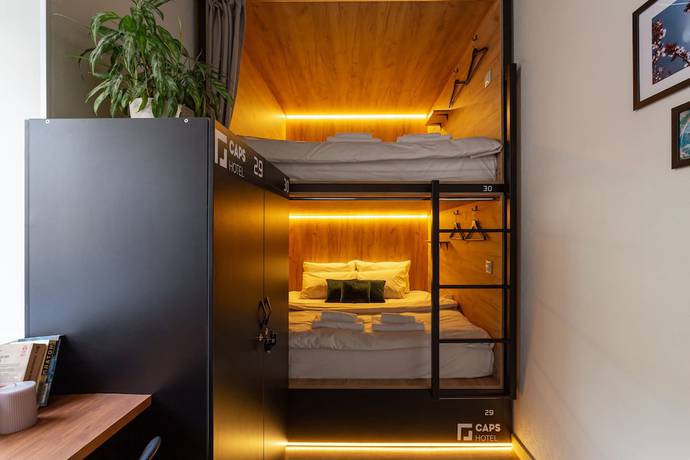 Imagen de la habitación del Hotel CAPS. Foto 19