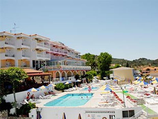 Imagen general del Hotel CAPTAINS & COMMODORE COMPLEX. Foto 2