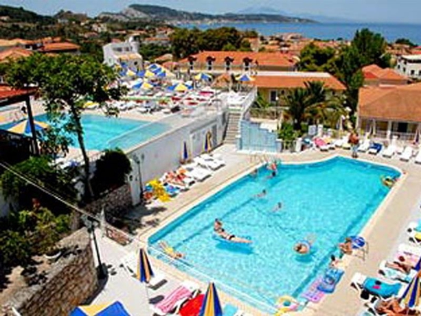 Imagen general del Hotel CAPTAINS & COMMODORE COMPLEX. Foto 7