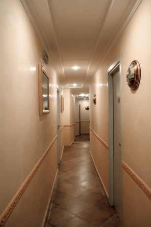 Imagen de los interiores del Hotel CARAVAGGIO, Roma. Foto 11