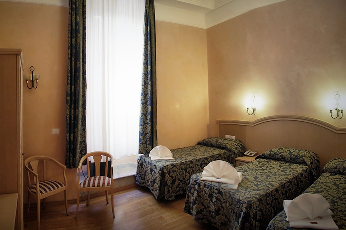 Imagen de la habitación del Hotel CARAVAGGIO, Roma. Foto 4