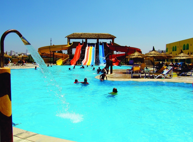 Imagen de la piscina del Hotel CARIBBEAN WORLD BORJ CEDRIA. Foto 12