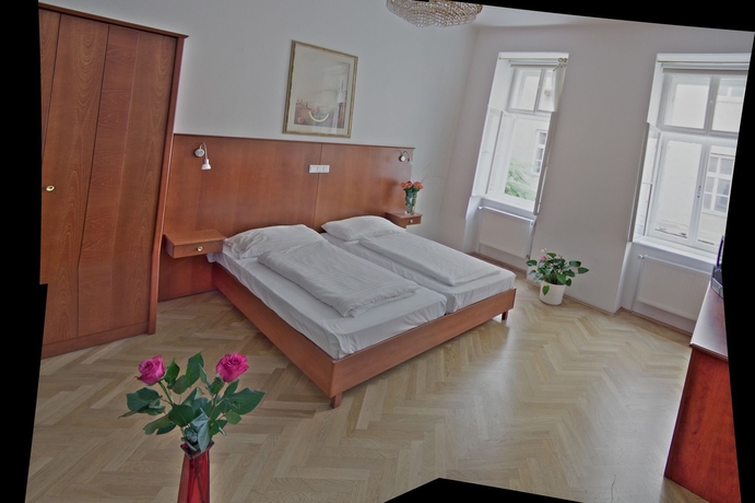 Imagen de la habitación del Hotel CARLTON OPERA. Foto 7