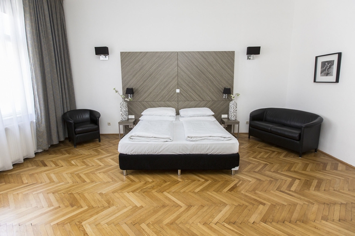 Imagen de la habitación del Hotel CARLTON OPERA. Foto 10