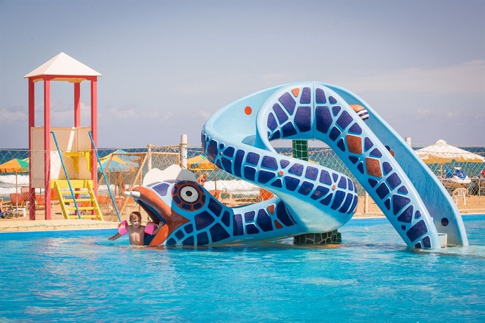 Imagen de la piscina del Hotel CAROLINA MARE. Foto 16