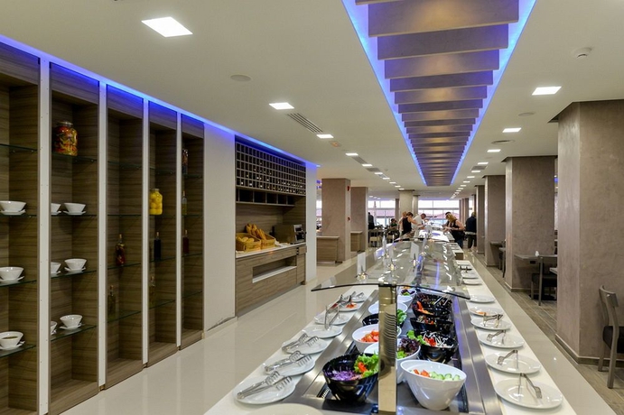 Imagen del bar/restaurante del Hotel CAROLINA MARE. Foto 5