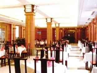Imagen del bar/restaurante del Hotel CARRIANNA. Foto 2