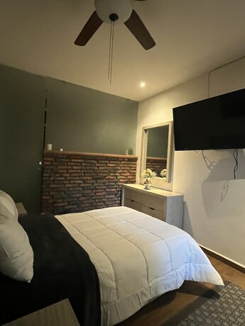 Imagen de la habitación del Hotel CASA CARMONA. Foto 17