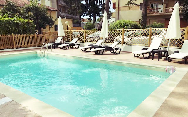 Imagen de la piscina del Hotel CASA DELFINO. Foto 7