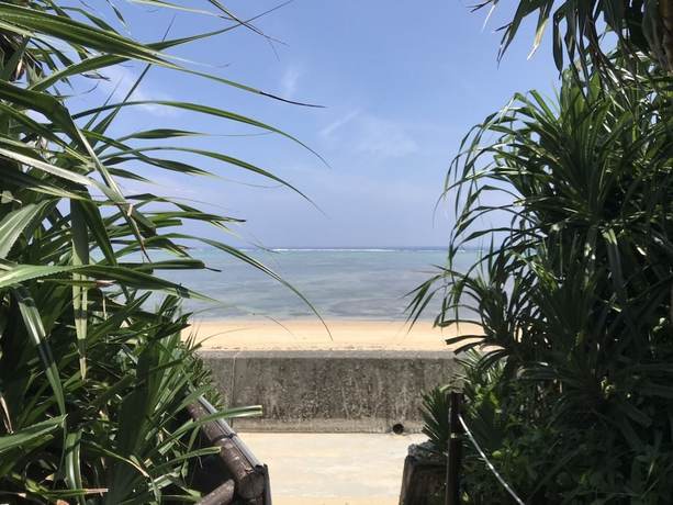 Imagen de los exteriores del Hotel CASA DUMAI Beach Hotel Okinawa. Foto 10