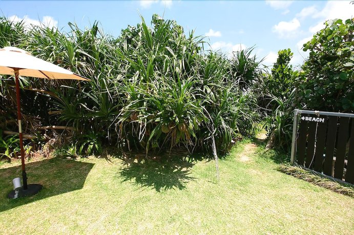 Imagen de los exteriores del Hotel CASA DUMAI Beach Hotel Okinawa. Foto 17