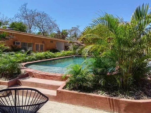 Imagen de la piscina del Hotel CASA MELROSE. Foto 11