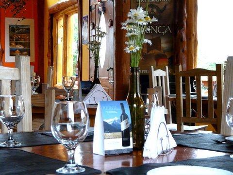 Imagen del bar/restaurante del Hotel CASA PUELO. Foto 4