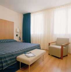 Imagen de la habitación del Hotel CASTELLDEFELS. Foto 2