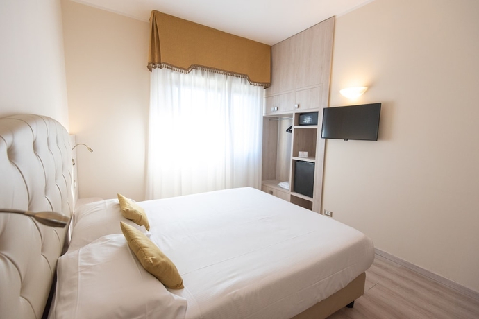 Imagen de la habitación del Hotel CASTELLO, Castel San Pietro Terme. Foto 4