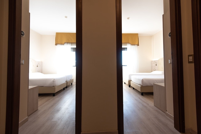 Imagen de la habitación del Hotel CASTELLO, Castel San Pietro Terme. Foto 15