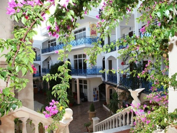 Imagen general del Hotel CASTELLO DI RODI. Foto 3