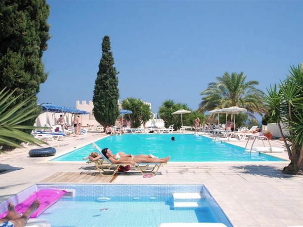 Imagen general del Hotel CASTELLO DI RODI. Foto 10