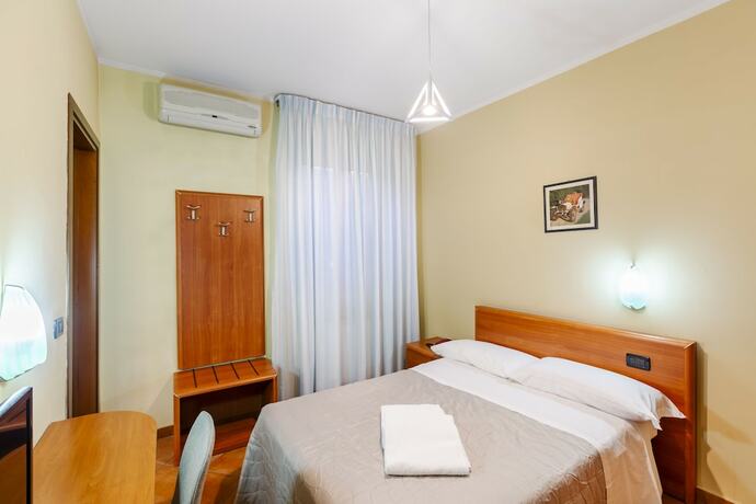 Imagen general del Hotel CASTELLO, Turín. Foto 8