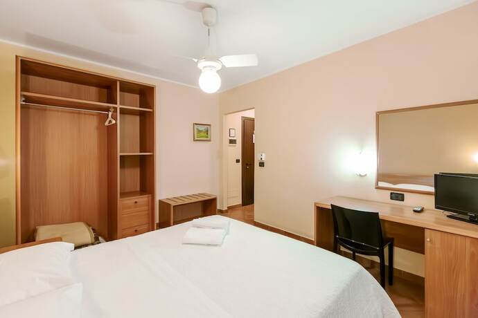 Imagen general del Hotel CASTELLO, Turín. Foto 9