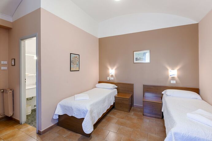 Imagen de la habitación del Hotel CASTELLO, Turín. Foto 20