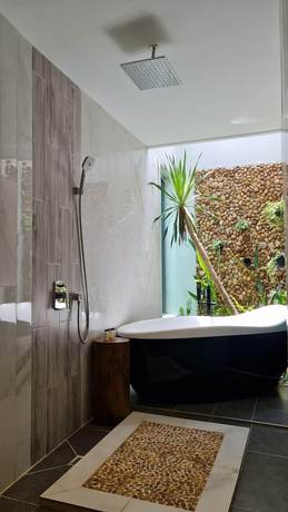 Imagen de la habitación del Hotel CASTLE BAYVIEW RESORT and SPA. Foto 12