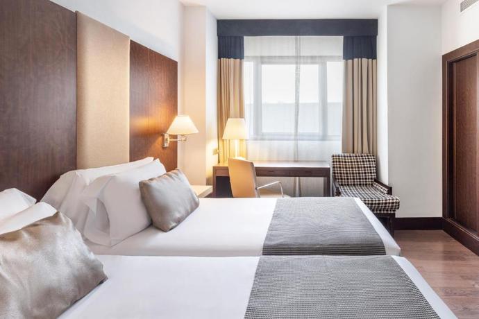 Imagen de la habitación del Hotel CATALONIA EL RETIRO. Foto 9