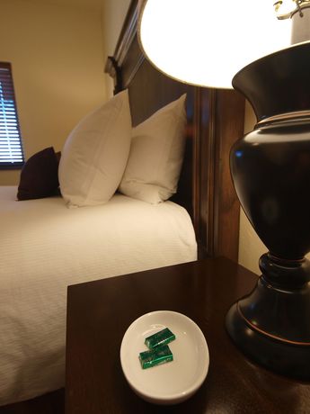 Imagen de la habitación del Hotel CBandM Executive Suites. Foto 3