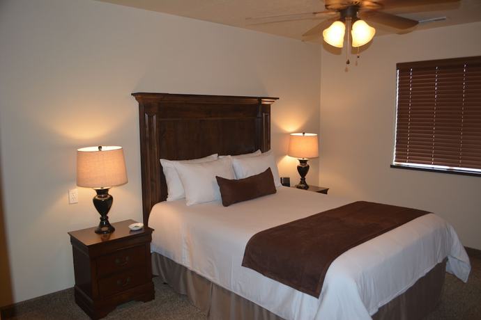 Imagen de la habitación del Hotel CBandM Executive Suites. Foto 6