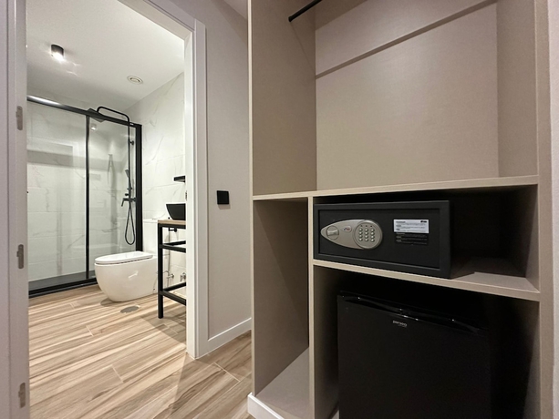 Imagen de la habitación del Hotel CC Opera Suites. Foto 7