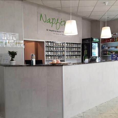 Imagen de los interiores del Hotel CE Napf&eacute;ny, Siofok. Foto 19